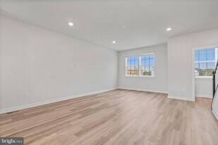 16645 Green Glade Dr in Brandywine, MD - Building Photo