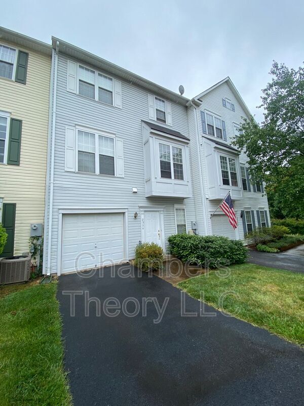 2534 Logan Wood Dr in Herndon, VA - Building Photo - Building Photo