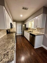 1610 St James Dr in Carrollton, TX - Building Photo - Building Photo