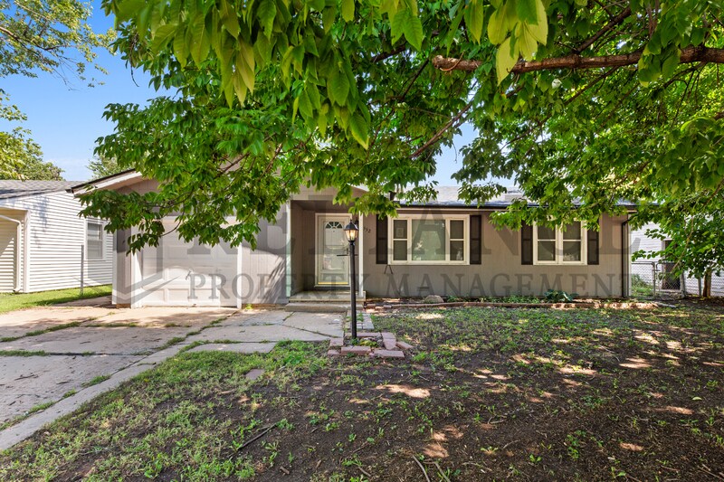 3332 S Downtain St in Wichita, KS - Building Photo