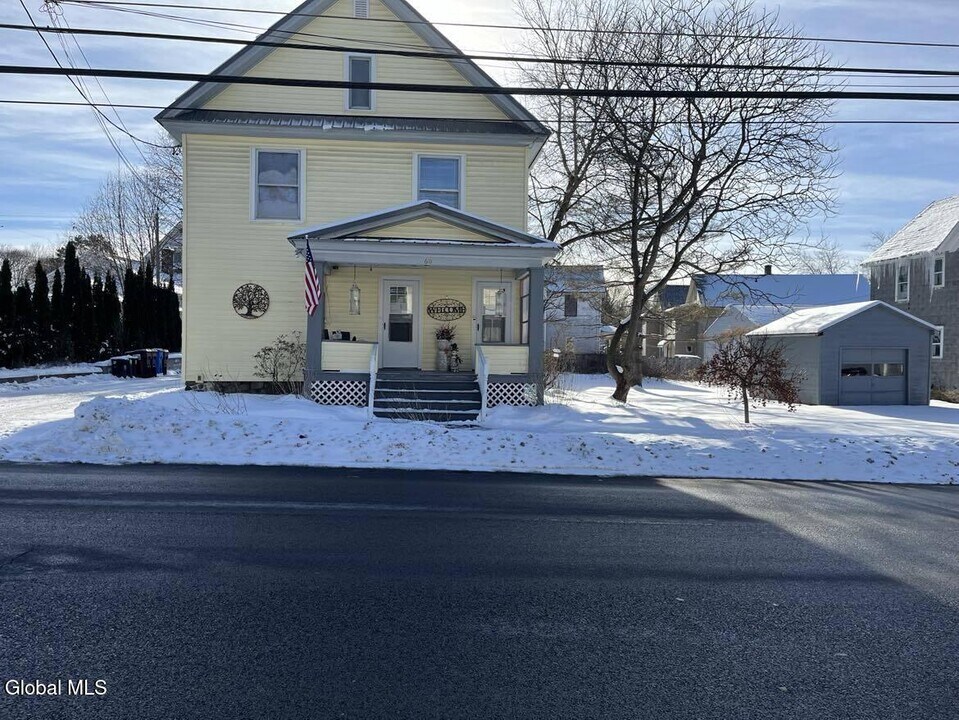 60 W 8th Ave in Gloversville, NY - Building Photo