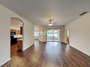 10707 Carloway Hills Dr in Wimauma, FL - Foto de edificio - Building Photo