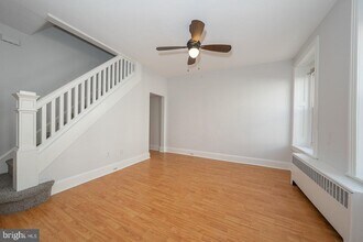 217 Dupont St in Philadelphia, PA - Building Photo - Building Photo