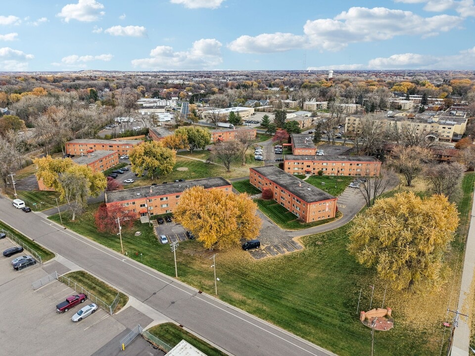 Diamond Eight Terrace in St. Anthony, MN - Foto de edificio