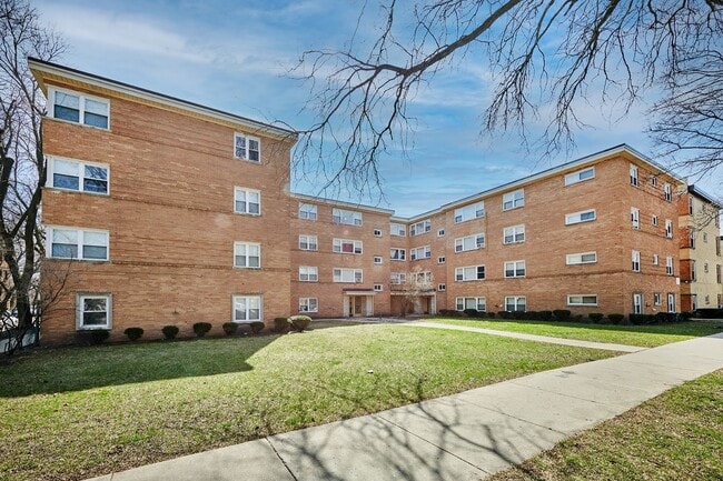 property at 2609 W Fitch Ave