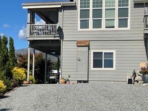 148 Lakeview Ln in Manson, WA - Building Photo - Building Photo