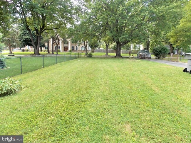 6409 Higham Dr in Alexandria, VA - Foto de edificio - Building Photo