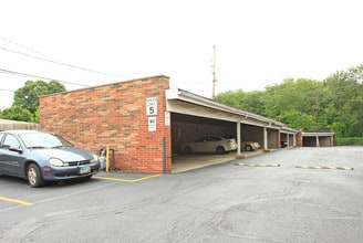 Garfield Club Apartments in Garfield Heights, OH - Building Photo - Building Photo