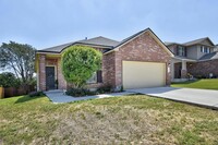 716 Community Dr in New Braunfels, TX - Building Photo - Building Photo