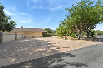 7154 Ranchito Cir in Las Vegas, NV - Building Photo - Building Photo