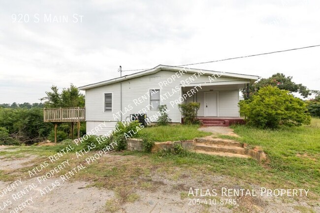 property at 920 S Main St