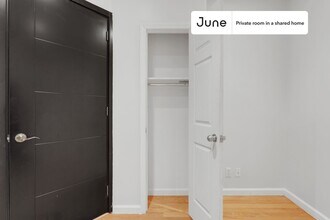 Room in Shared 4 bed/2 bath home in New York, NY - Building Photo - Building Photo