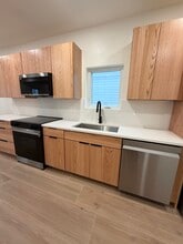 1345 W 67th St in Cleveland, OH - Building Photo - Building Photo