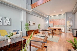 1760 W Wrightwood Ave, Unit 115 in Chicago, IL - Foto de edificio - Building Photo