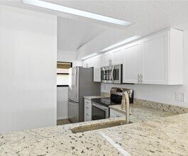 400 Bouchelle Dr, Unit New Smyrna Beach condo in New Smyrna Beach, FL - Building Photo - Building Photo