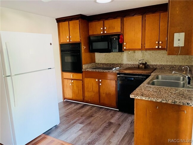 property at 3503 E Suzie Ln