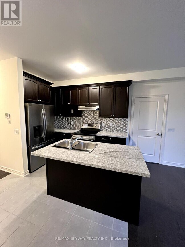 38 Donald Stewart Rd in Brampton, ON - Building Photo - Building Photo
