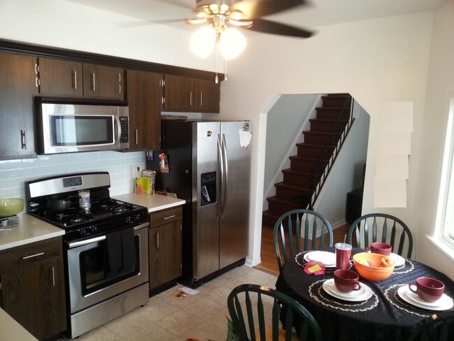 1826 Larkins Wy in Pittsburgh, PA - Building Photo - Building Photo