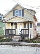 320 E 26th St in Dubuque, IA - Building Photo