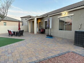 7408 W Wolf St in Phoenix, AZ - Building Photo - Building Photo