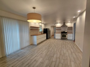 1688 Highland Pl in Decatur, GA - Building Photo - Building Photo