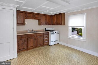 25 Greenview Ave in Princeton, NJ - Building Photo - Building Photo