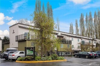 15819 Leary Wy in Redmond, WA - Foto de edificio - Building Photo