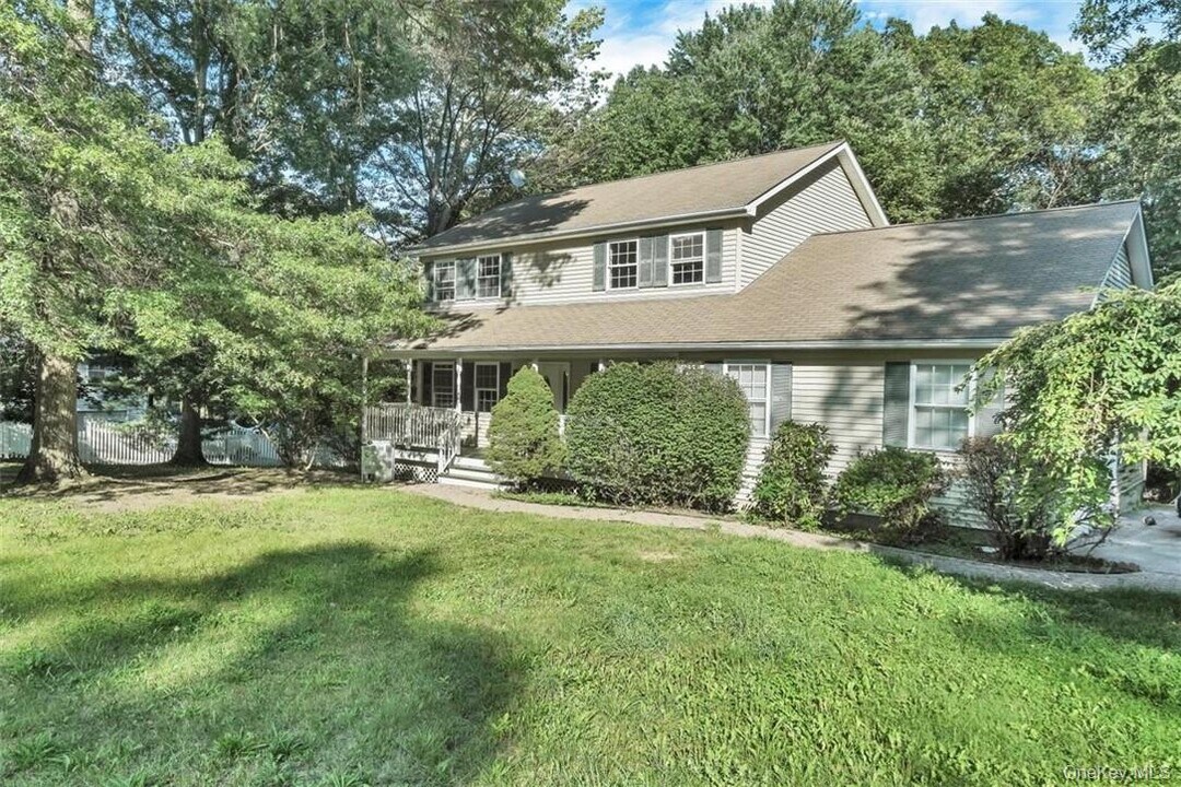 5 Fairview Ln in Salisbury Mills, NY - Building Photo