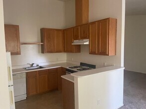 565 Peerless Way, Unit 309 in Tracy, CA - Building Photo - Building Photo