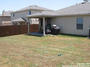 204 N Willow Way in Cibolo, TX - Building Photo - Building Photo