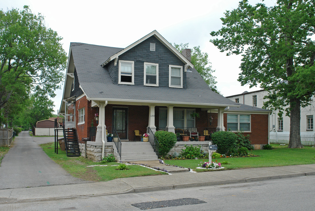 1202 Beechwood Ave in Nashville, TN - Foto de edificio