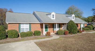 Paige Mill Court Apartments in Sanford, NC - Building Photo - Building Photo