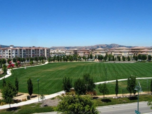 Oak Grove at Dublin Ranch in Dublin, CA - Foto de edificio - Building Photo