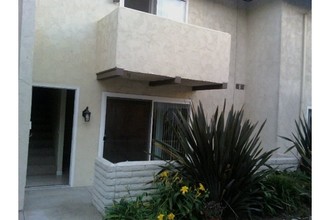 4100-4114 Patrice Rd in Newport Beach, CA - Building Photo - Building Photo