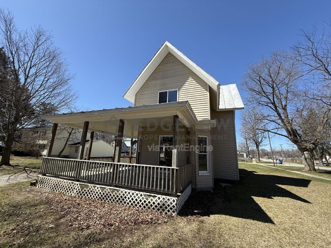 131 Lincoln St in Howard City, MI - Building Photo - Building Photo
