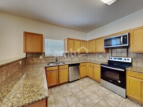9319 Foxgrove Way in San Antonio, TX - Building Photo - Building Photo