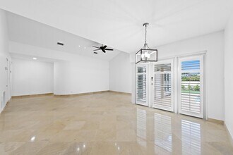 52 Greens Rd in Hollywood, FL - Building Photo - Building Photo