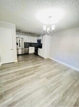 901 Hickory St in Fort Pierce, FL - Building Photo - Building Photo