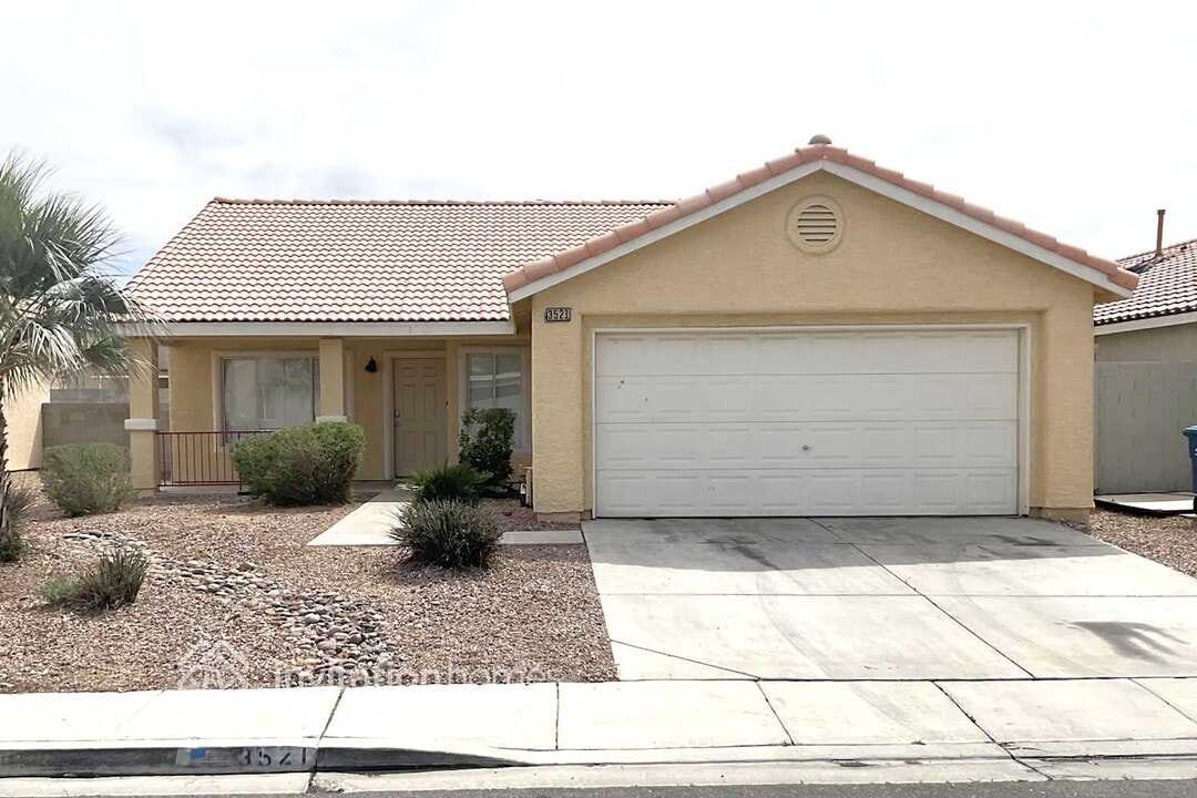 3521 Chedworth Rd in North Las Vegas, NV - Building Photo