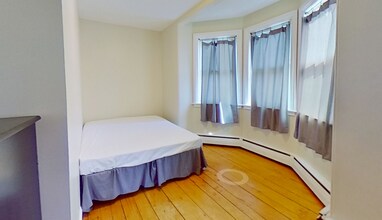 8 Eliot Ave in Brookline, MA - Building Photo - Building Photo