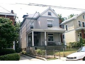 3215 W 8th St in Cincinnati, OH - Building Photo