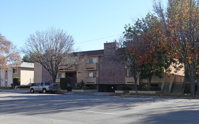 370 W Alameda Ave in Burbank, CA - Building Photo - Building Photo