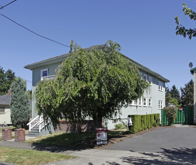 8- Plex in Portland, OR - Building Photo - Building Photo