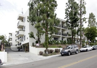 Park Crest Senior Apartments in San Diego, CA - Building Photo - Building Photo