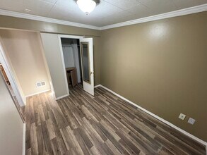 318 Claremont Ave, Unit 1 in West Babylon, NY - Building Photo - Building Photo