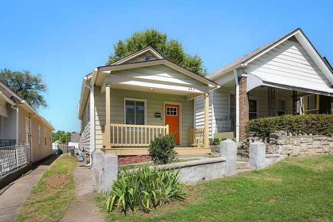 property at 422 N Thompson St