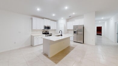 4134 E Gator Cir in Cape Coral, FL - Foto de edificio - Building Photo