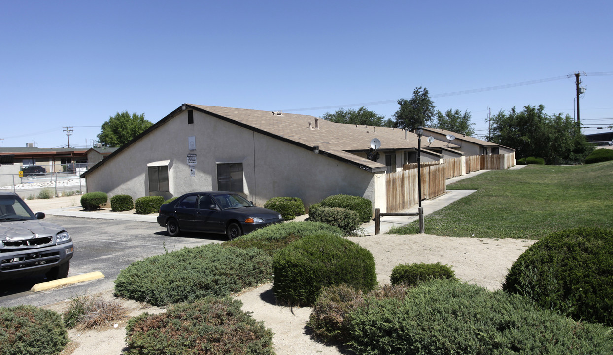 Sequoia Apartments in Hesperia, CA - Building Photo