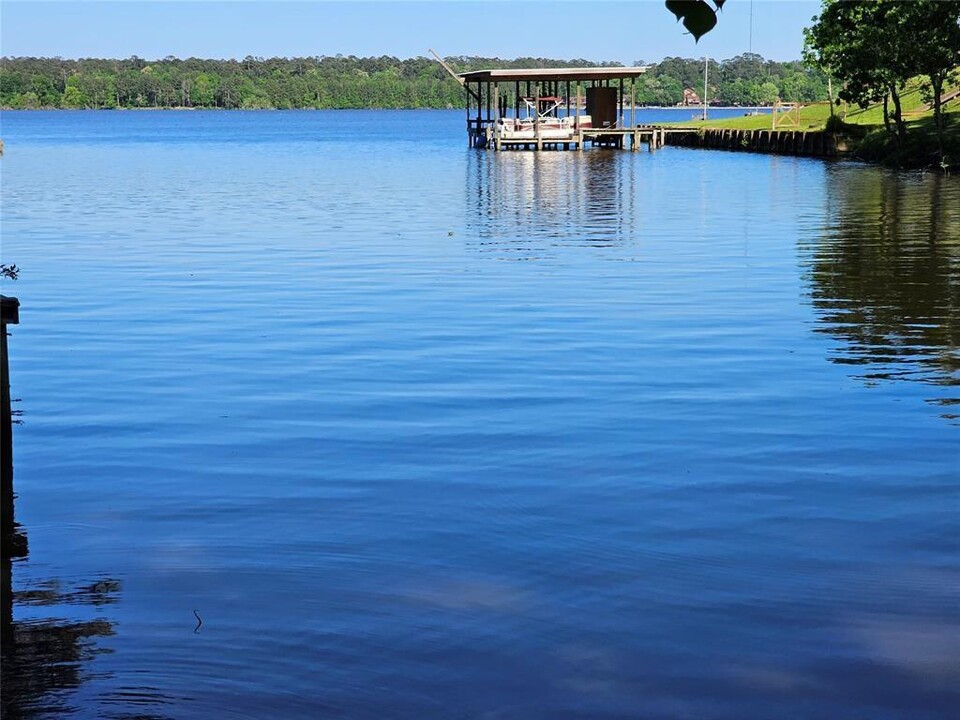 354 Seagull Ln in Onalaska, TX - Foto de edificio