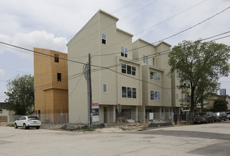 EaDo Riverside in Houston, TX - Building Photo - Building Photo